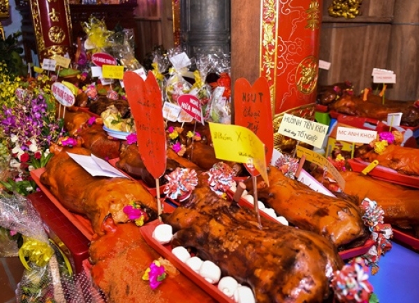 Heo Quay Cúng Tổ Ngành 2